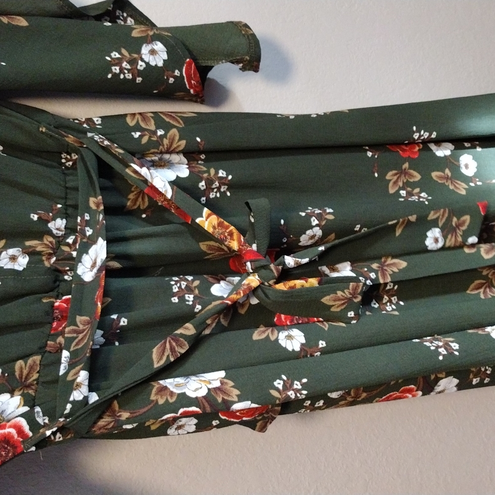 SIMPLEE FLORAL DRESS - Picture 8 of 11